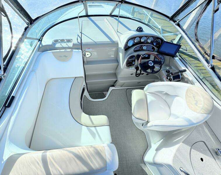 28ft Sea Ray Yacht For Sale