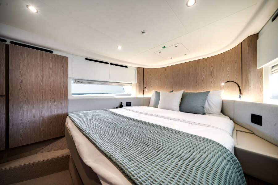 53ft Azimut Yacht For Sale
