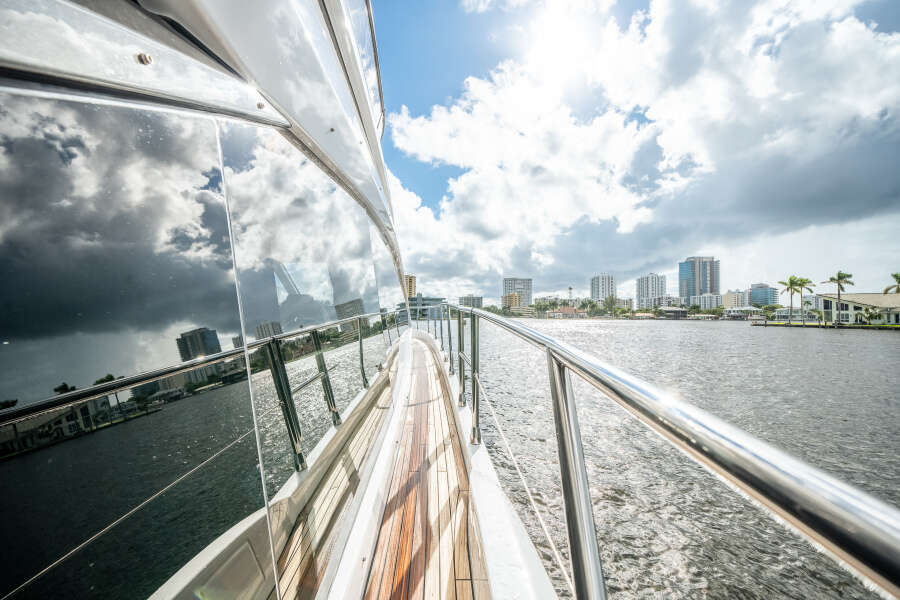 53ft Azimut Yacht For Sale