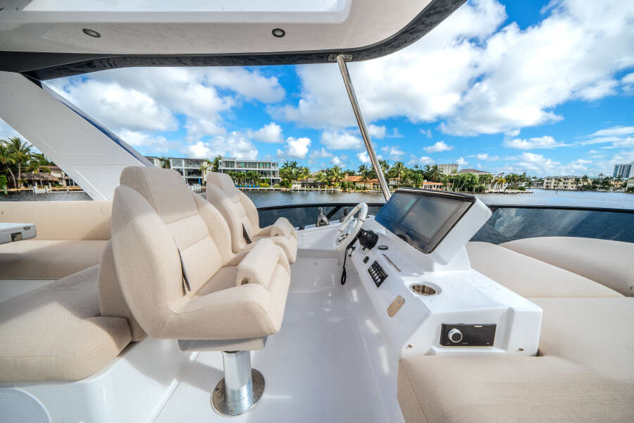 53ft Azimut Yacht For Sale