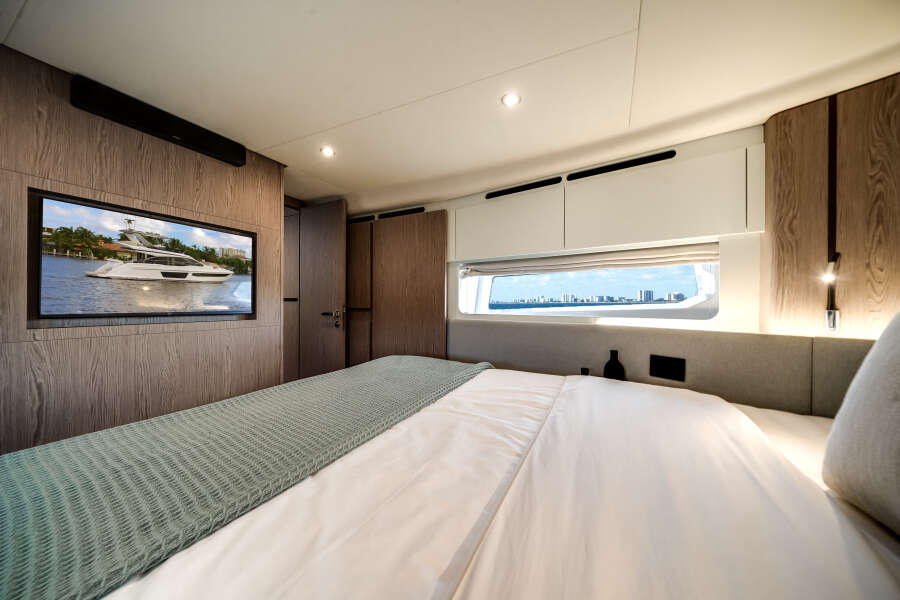 53ft Azimut Yacht For Sale