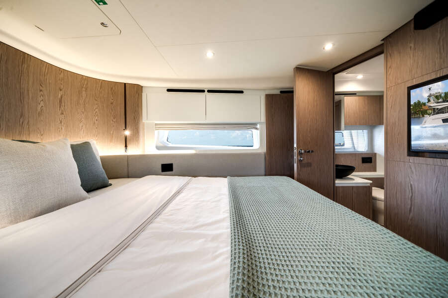 53ft Azimut Yacht For Sale