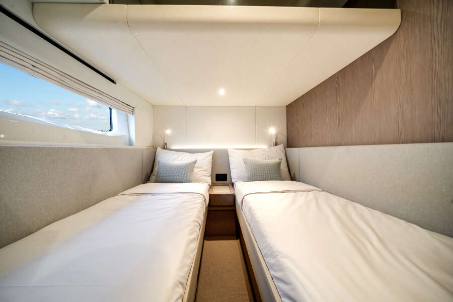 53ft Azimut Yacht For Sale