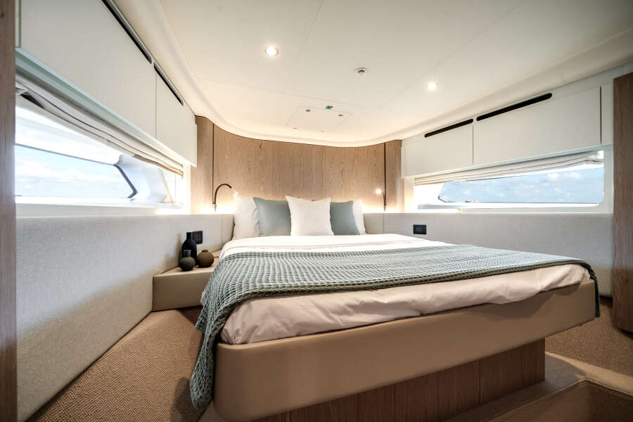 53ft Azimut Yacht For Sale