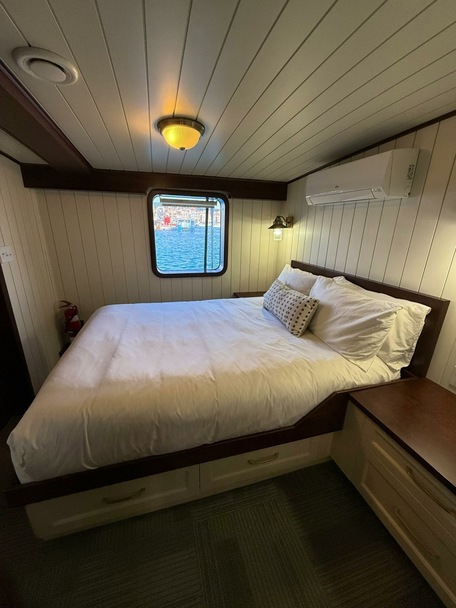 ANNE S PIERCE 120ft Glovertown Sy Yacht For Sale