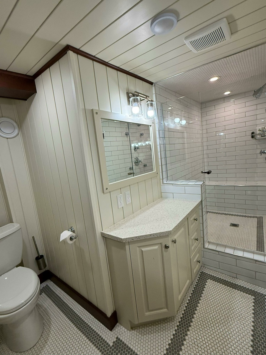 ANNE S PIERCE 120ft Glovertown Sy Yacht For Sale