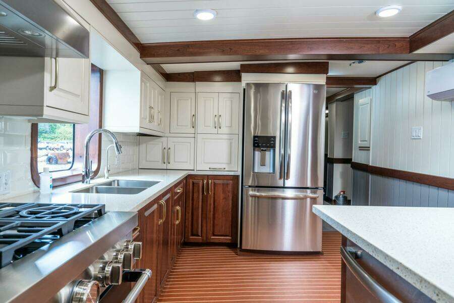 ANNE S PIERCE 120ft Glovertown Sy Yacht For Sale