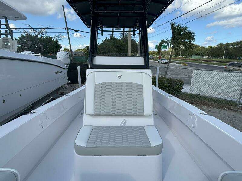 22ft Twin Vee Yacht For Sale