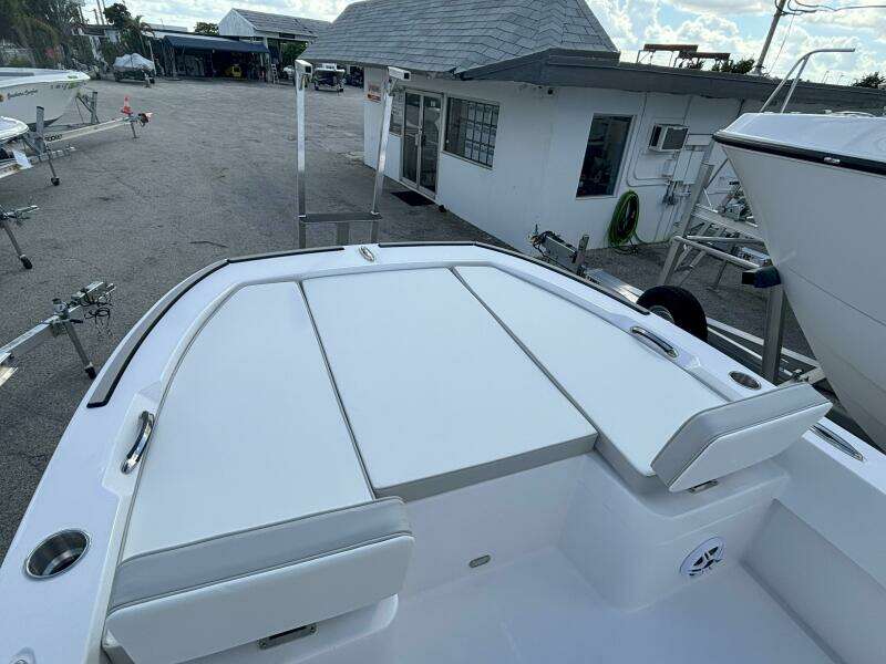 22ft Twin Vee Yacht For Sale