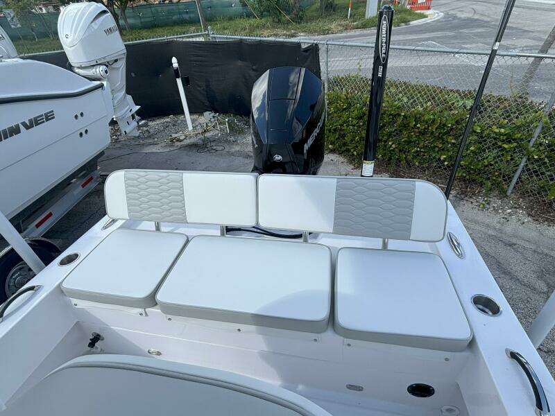 22ft Twin Vee Yacht For Sale