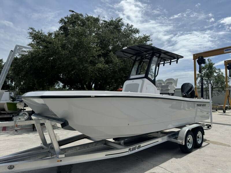 22ft Twin Vee Yacht For Sale