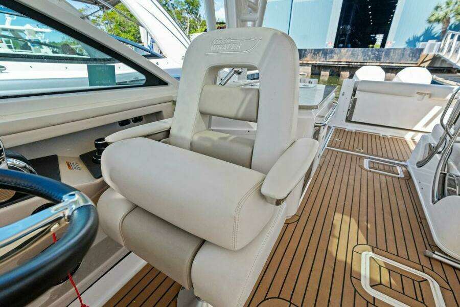 MARMARA 32ft Boston Whaler Yacht For Sale