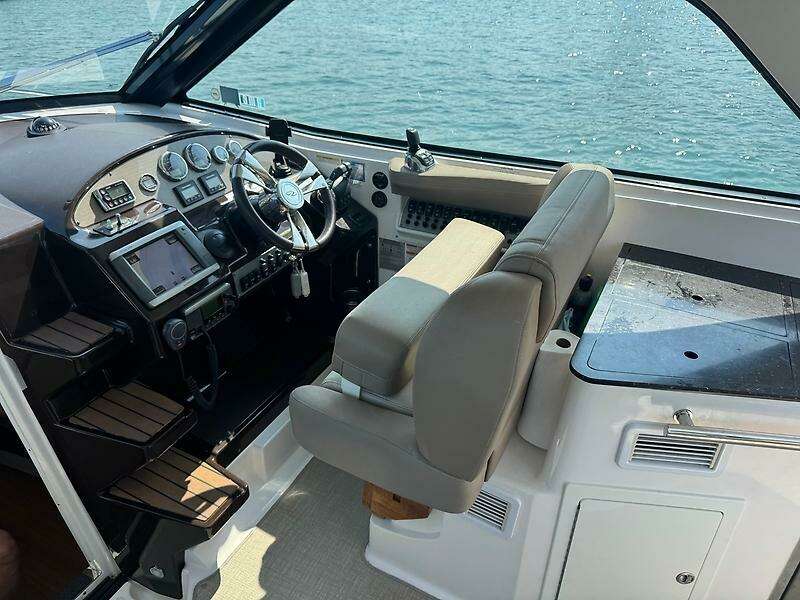 35ft Regal Yacht For Sale