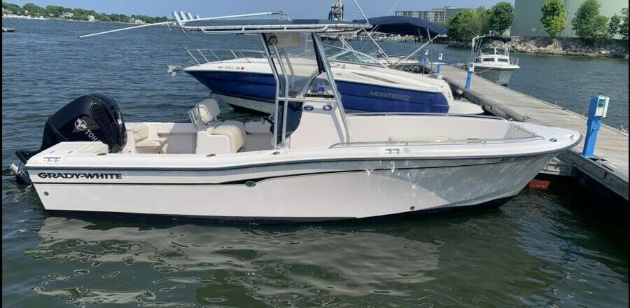 22ft Grady White Yacht For Sale