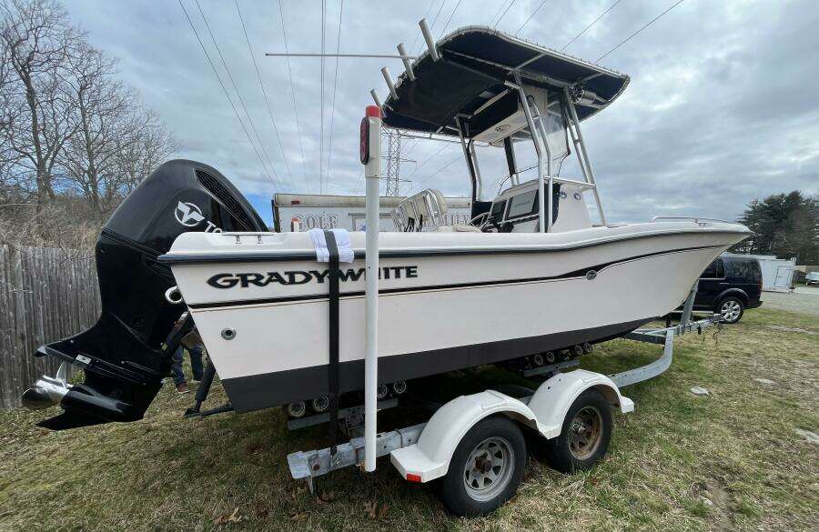 22ft Grady White Yacht For Sale
