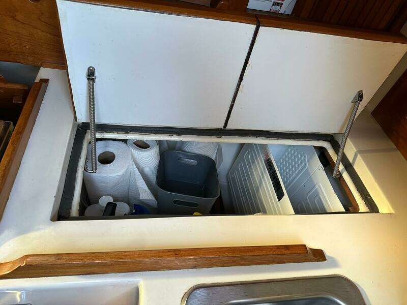 33ft Endeavour Yacht For Sale