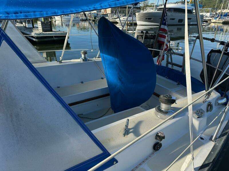 33ft Endeavour Yacht For Sale