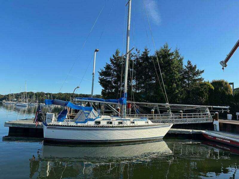 33ft Endeavour Yacht For Sale
