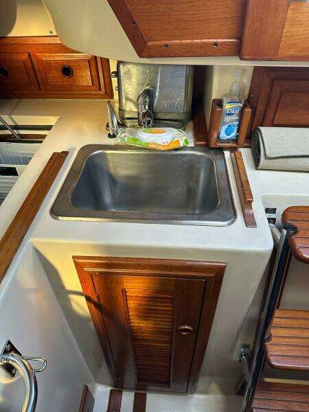 33ft Endeavour Yacht For Sale