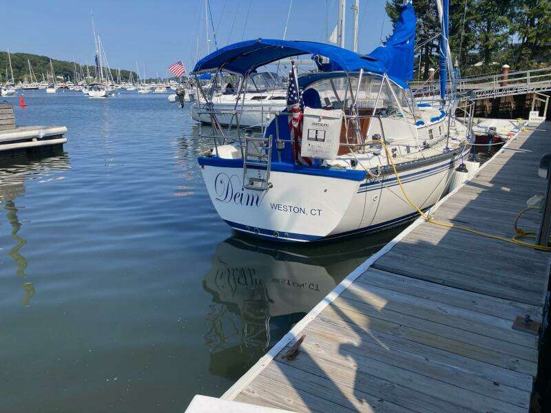 33ft Endeavour Yacht For Sale