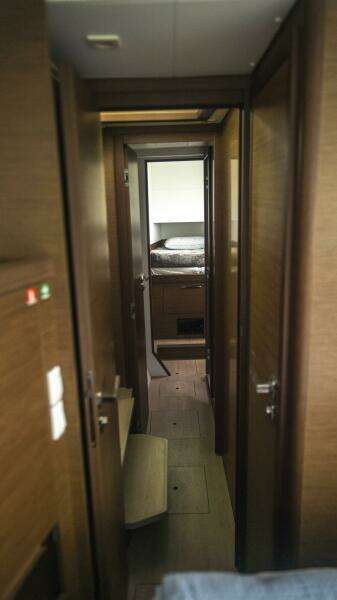 Wanderlust 40ft Lagoon Yacht For Sale