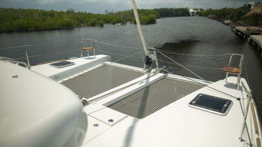 Wanderlust 40ft Lagoon Yacht For Sale