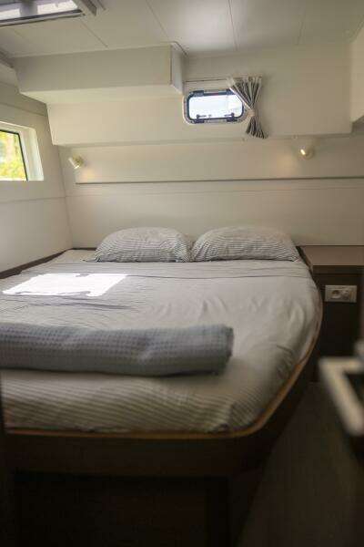Wanderlust 40ft Lagoon Yacht For Sale