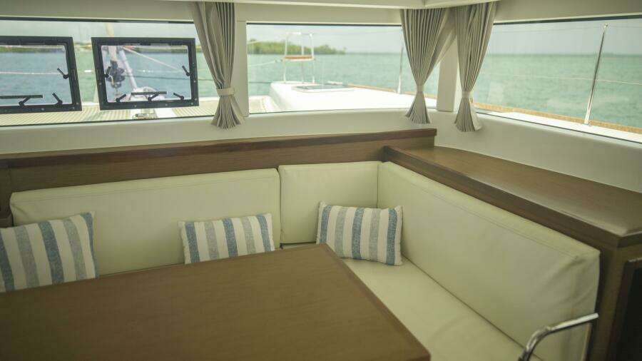 Wanderlust 40ft Lagoon Yacht For Sale