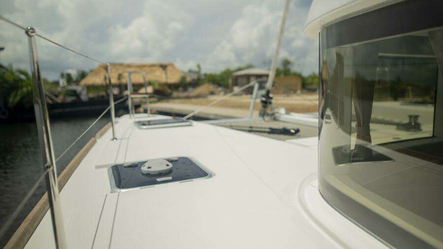 Wanderlust 40ft Lagoon Yacht For Sale