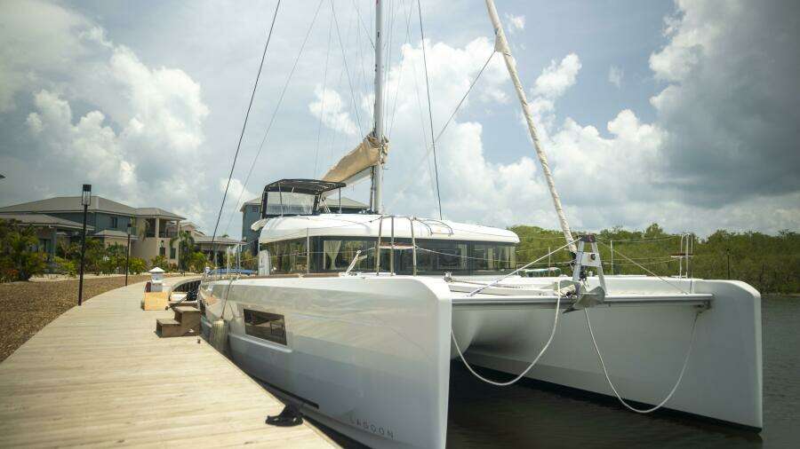 Wanderlust 40ft Lagoon Yacht For Sale
