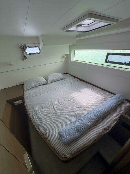 Wanderlust 40ft Lagoon Yacht For Sale