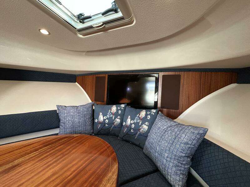 38ft Pursuit Yacht For Sale