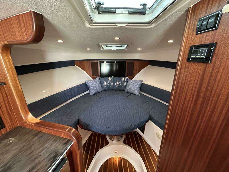 38ft Pursuit Yacht For Sale