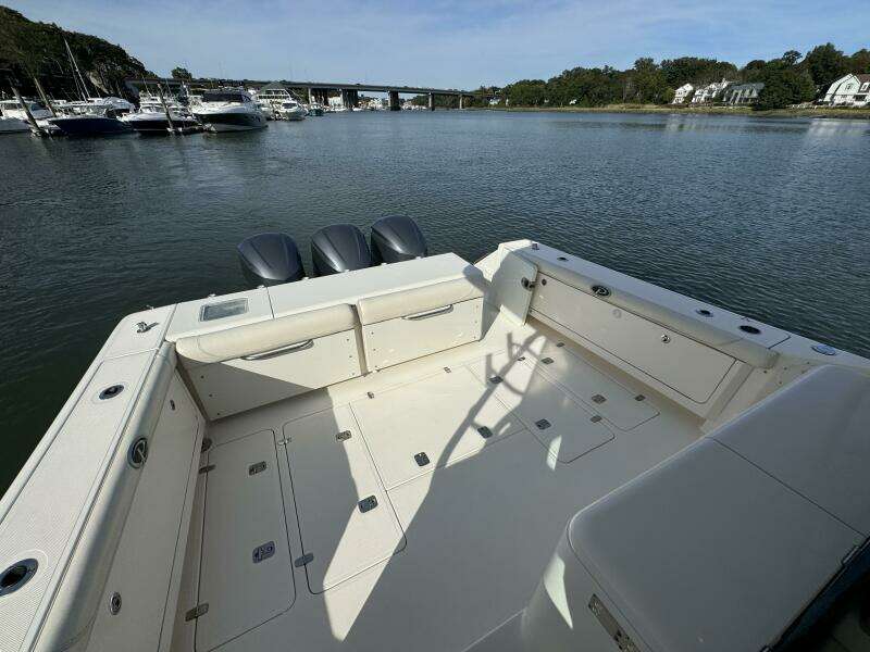38ft Pursuit Yacht For Sale