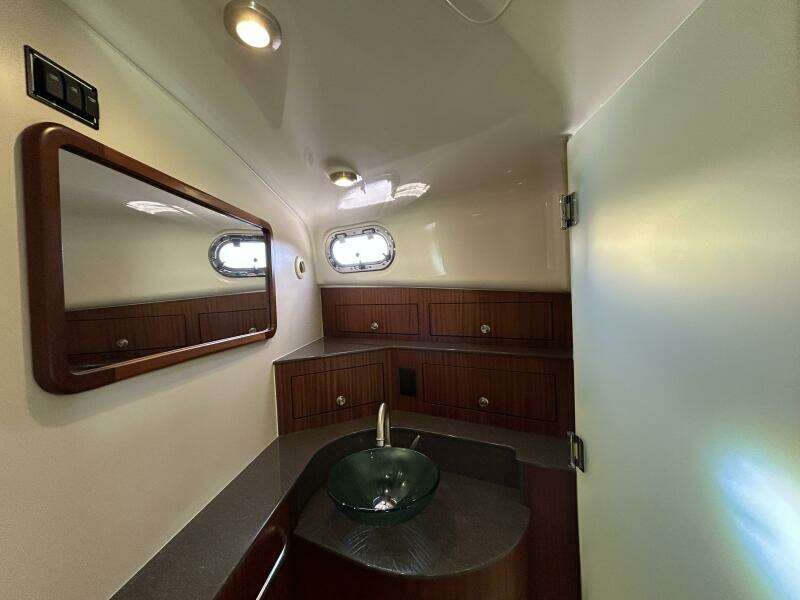 38ft Pursuit Yacht For Sale