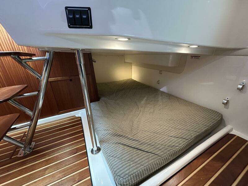 38ft Pursuit Yacht For Sale