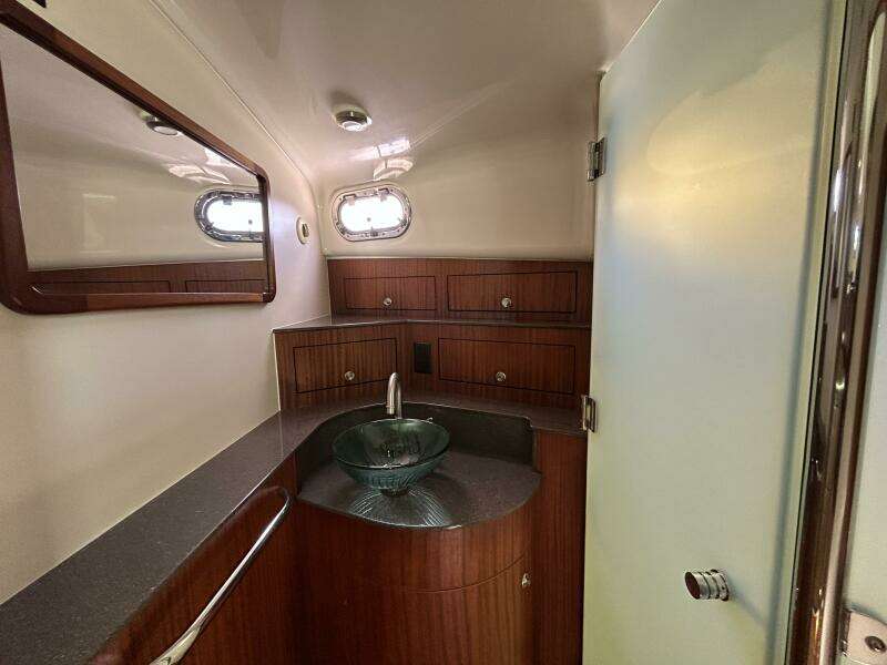 38ft Pursuit Yacht For Sale