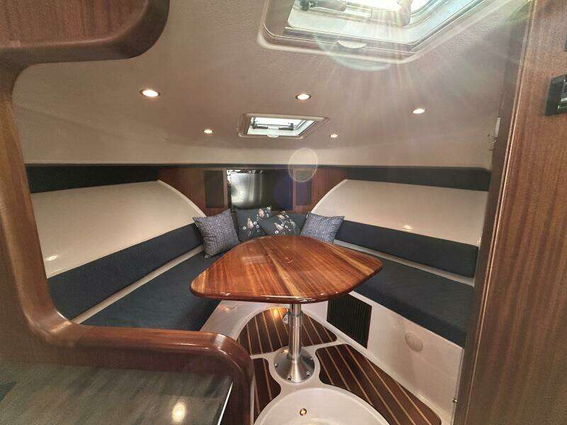 38ft Pursuit Yacht For Sale