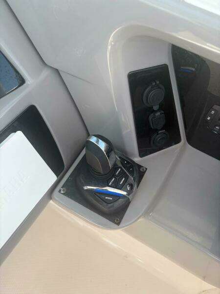 31ft Robalo Yacht For Sale