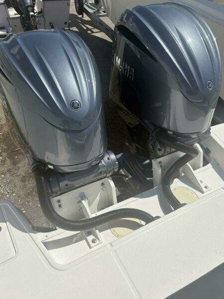 31ft Robalo Yacht For Sale