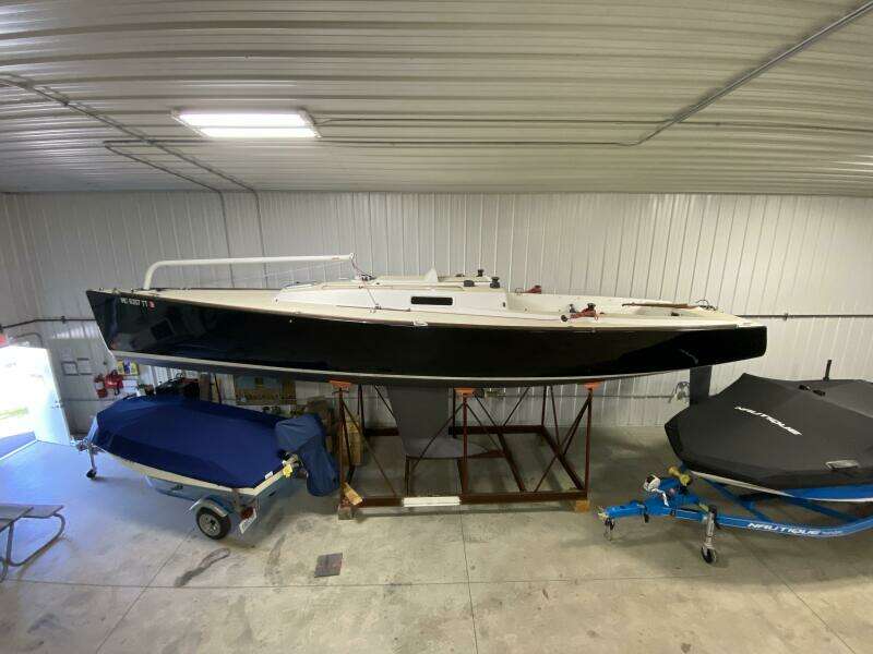 33ft J Boats Yacht For Sale