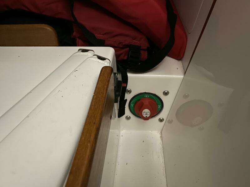 33ft J Boats Yacht For Sale