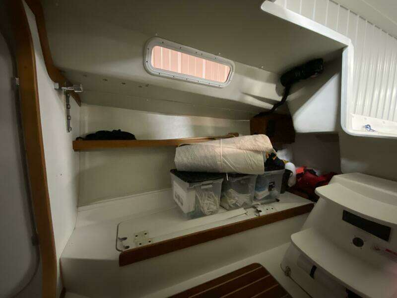 33ft J Boats Yacht For Sale