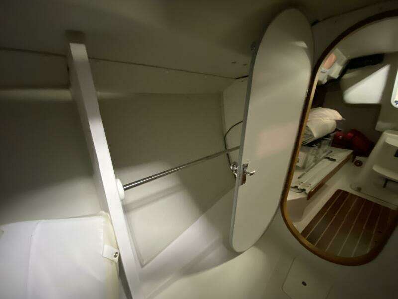33ft J Boats Yacht For Sale