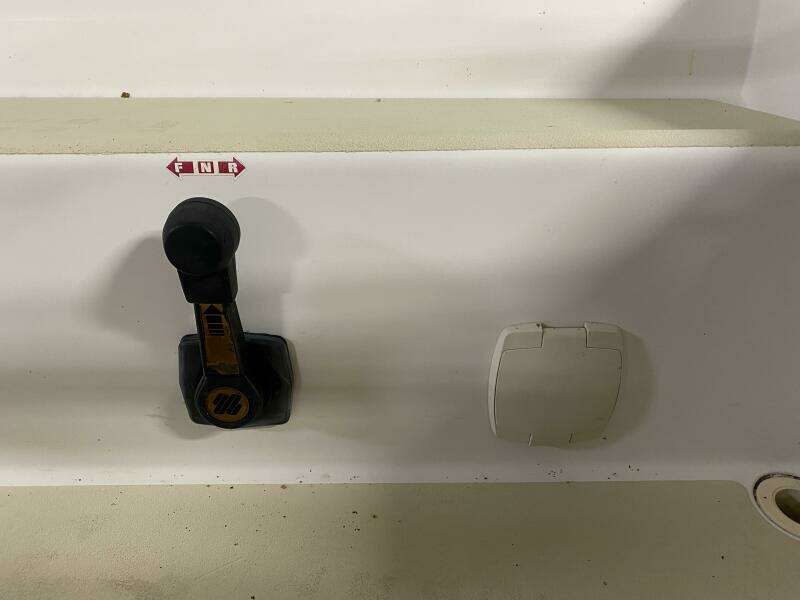 33ft J Boats Yacht For Sale