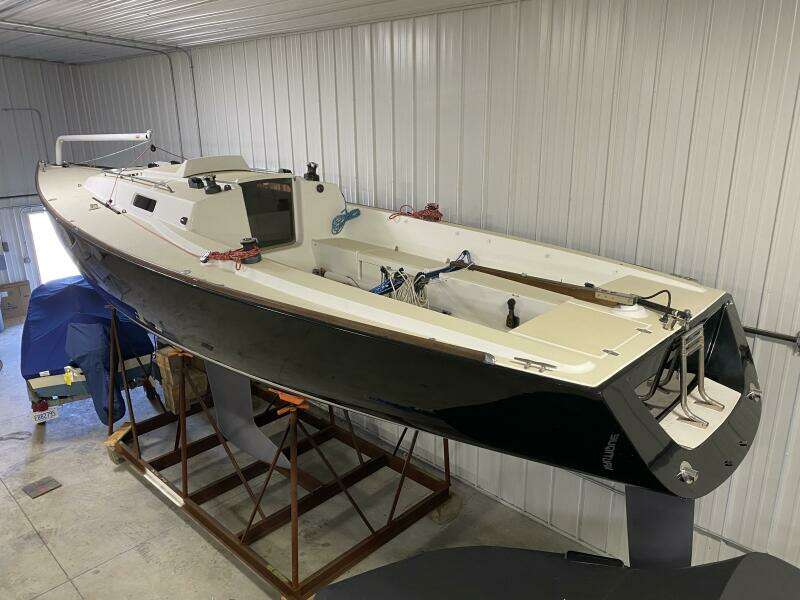 33ft J Boats Yacht For Sale