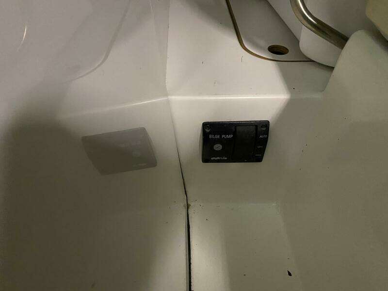33ft J Boats Yacht For Sale