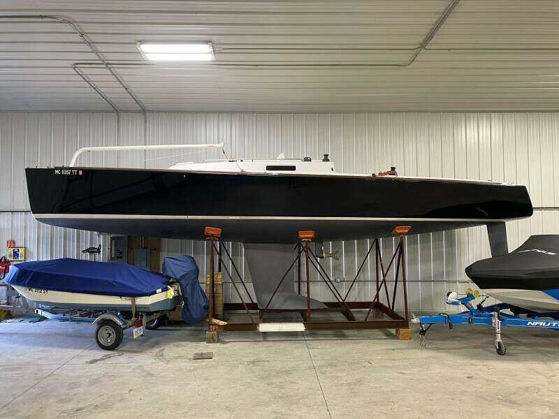 33ft J Boats Yacht For Sale