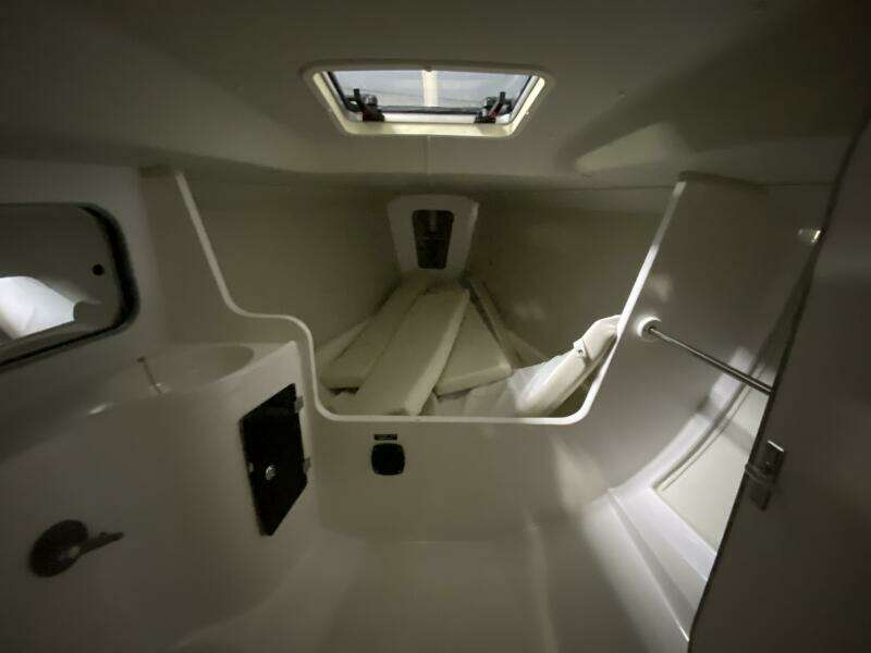 33ft J Boats Yacht For Sale