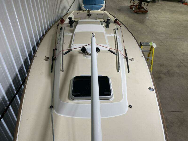 33ft J Boats Yacht For Sale